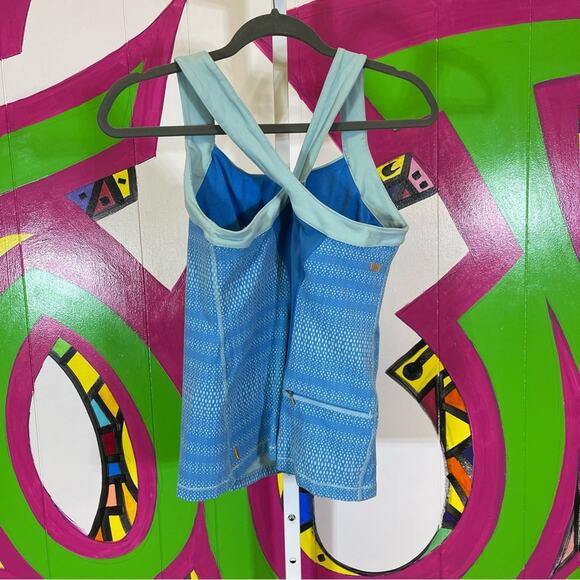 Lucy Powermax, Athletic Built in Bra Tank Top. Size Medium. Excellent condition! - Picture 4 of 9